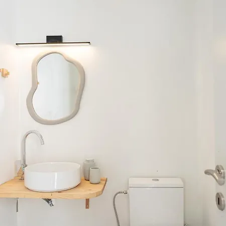 White W2 New In Apartment