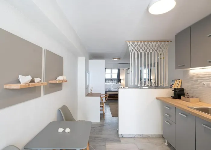 דירה White W2 New In נאוסה