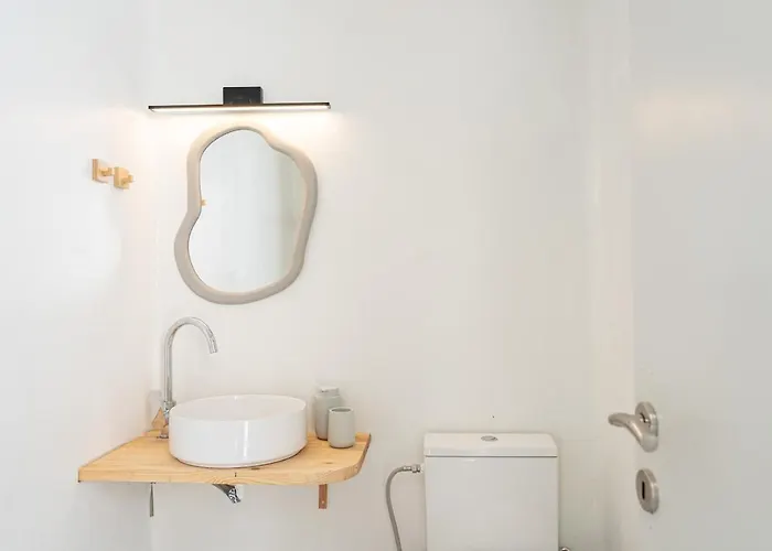 White W2 New In דירה