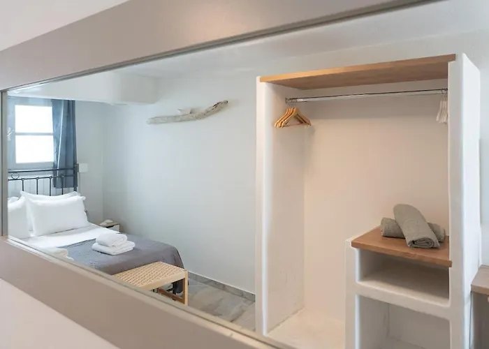 דירה White W2 New In נאוסה