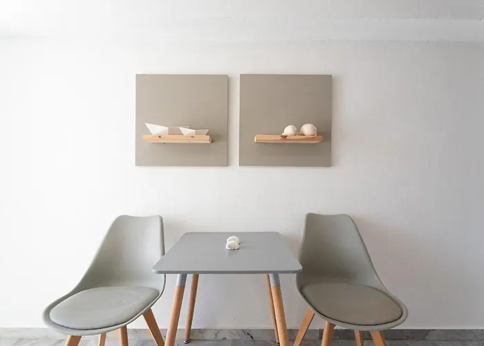 White W2 New In * נאוסה