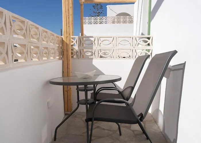 White W2 New In דירה